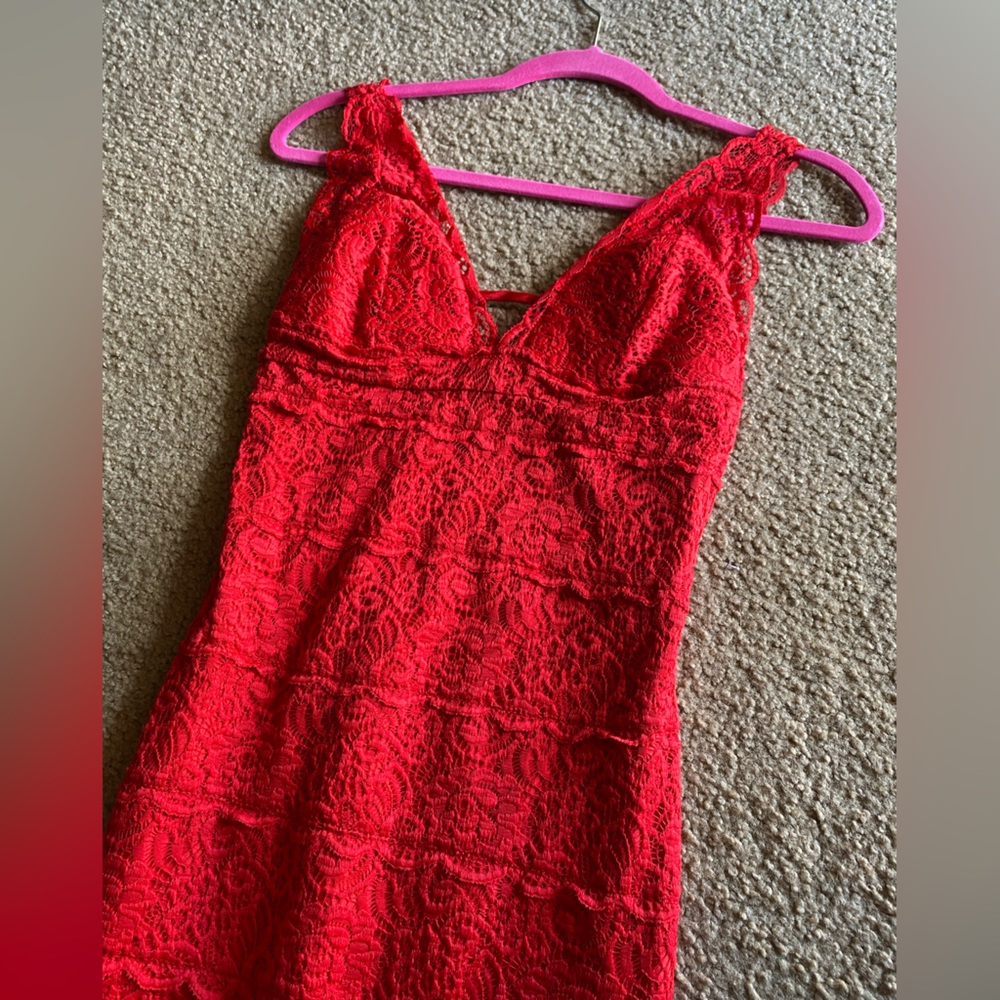 BEBE lacy panel dress red